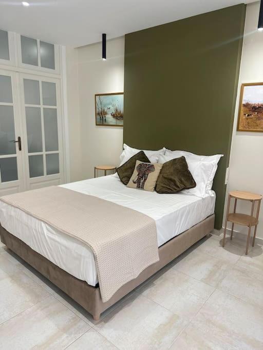 Eclectic Apartment Near Downtown Heraklion  Exterior photo